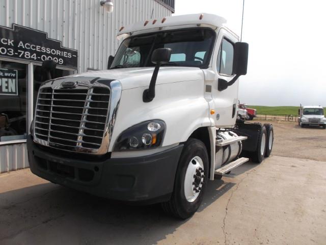 2016 FREIGHTLINER CASCADIA T/A 5TH WHEEL TRUCK